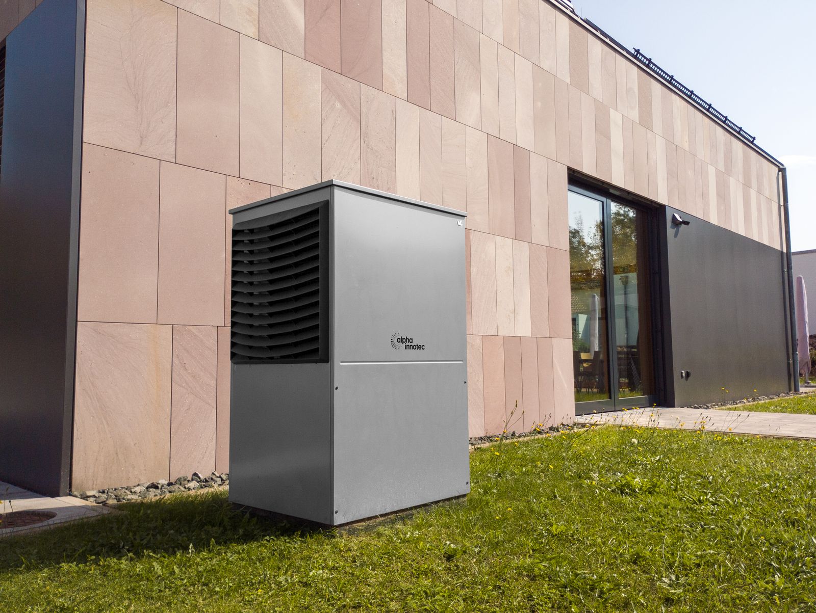 Outdoor heat-pump unit