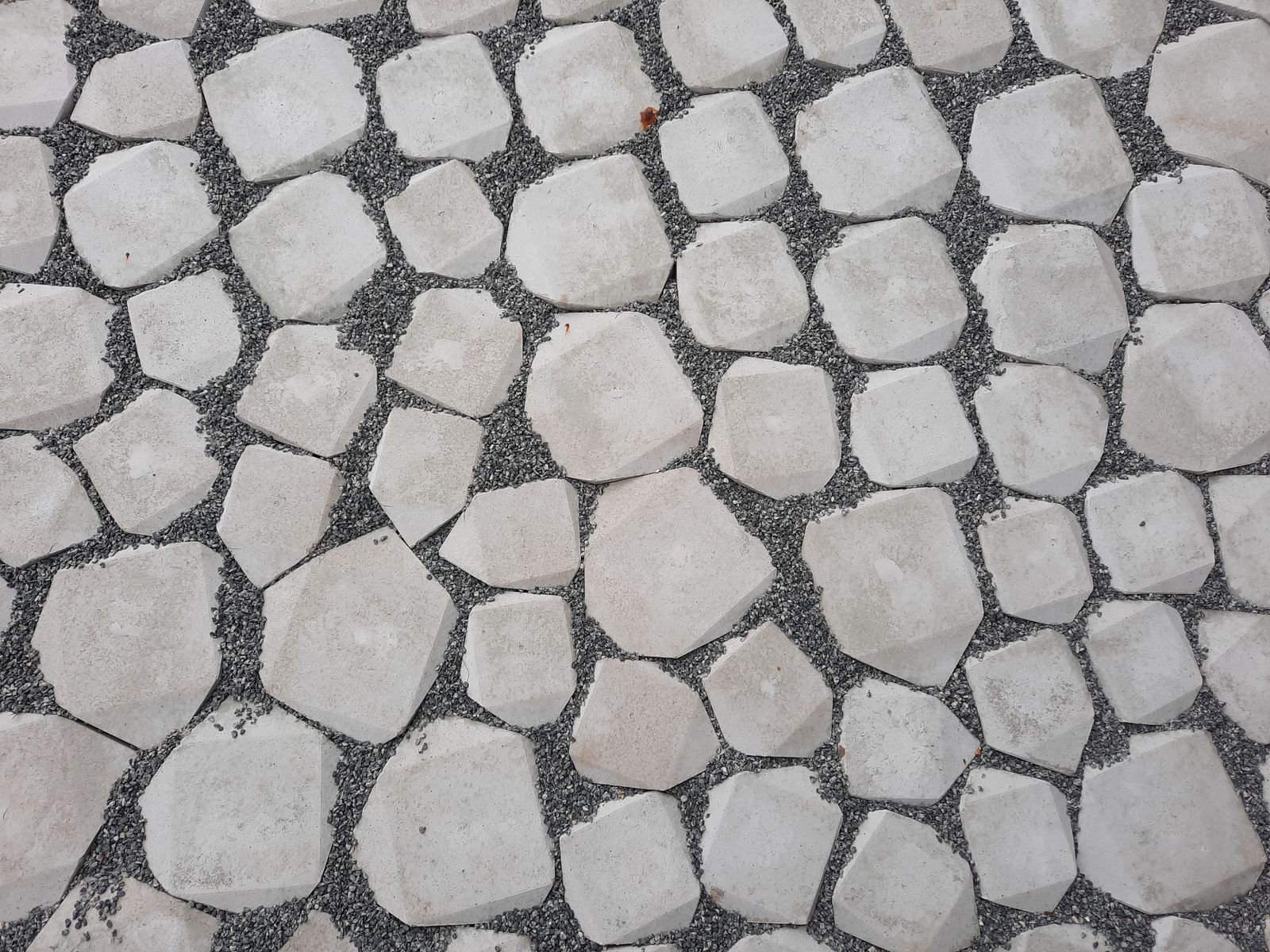 Aggregate stone