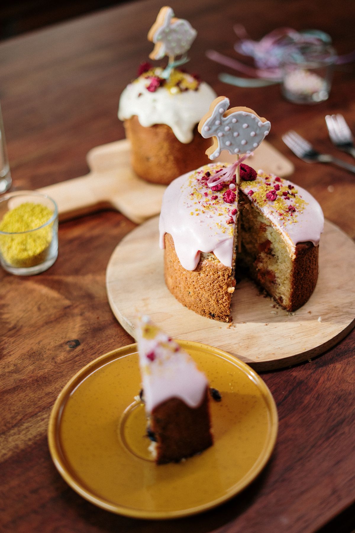 Small cakes topped with fresh berries