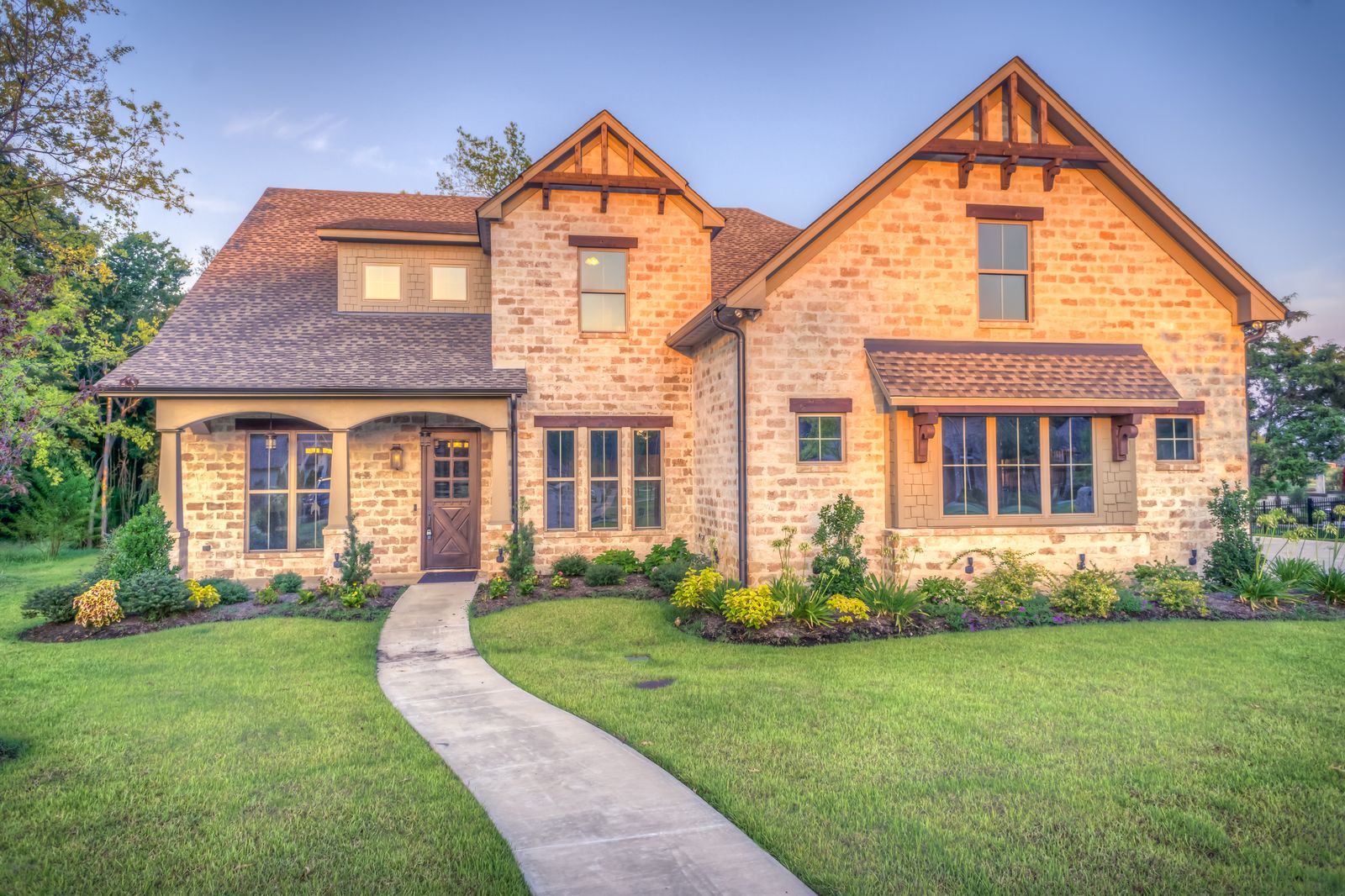 Craftsman home with finished roofline